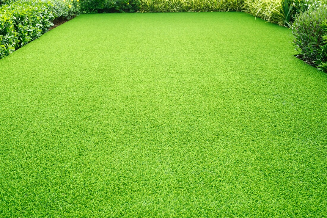 An image of Artificial Turf for Poolside Landscapes